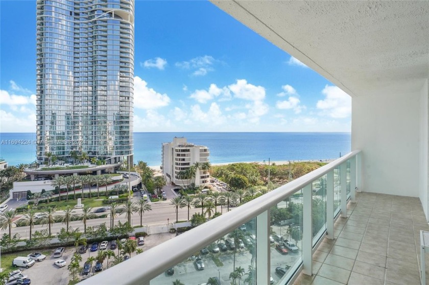 Experience coastal elegance in this spacious 1/1.5 unit at the - Beach Condo for sale in Sunny Isles Beach, Florida on Beachhouse.com