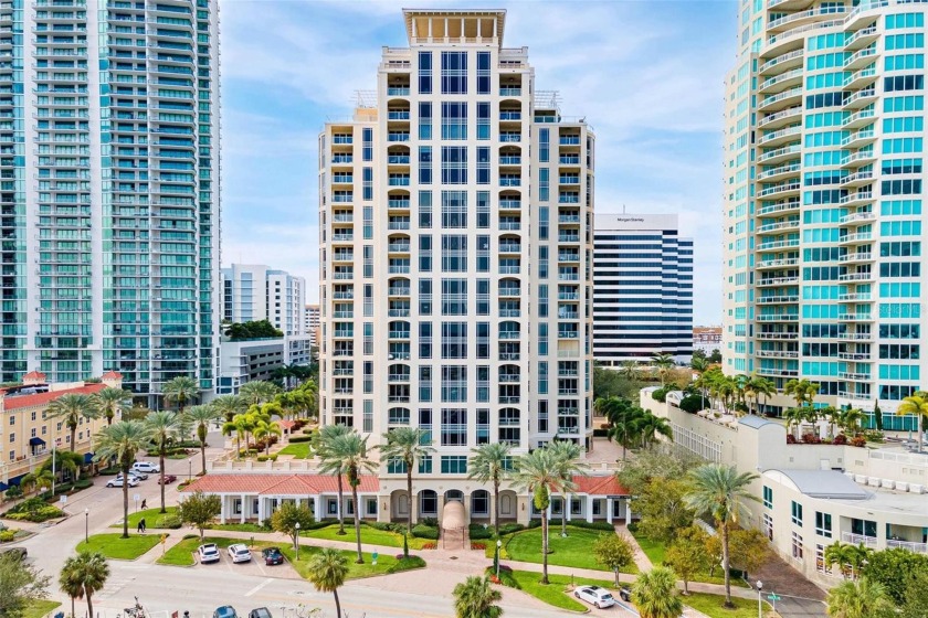 Here's your opportunity for spectacular, panoramic water views - Beach Condo for sale in St. Petersburg, Florida on Beachhouse.com