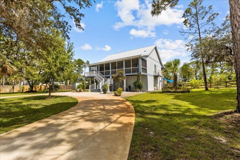 What a deal! A virtually new home you could not come close to - Beach Home for sale in Cedar Key, Florida on Beachhouse.com
