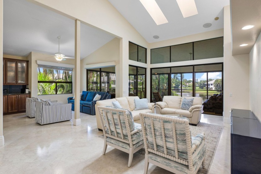 This spacious second-floor condo offers beautiful lake views - Beach Condo for sale in Boca Raton, Florida on Beachhouse.com