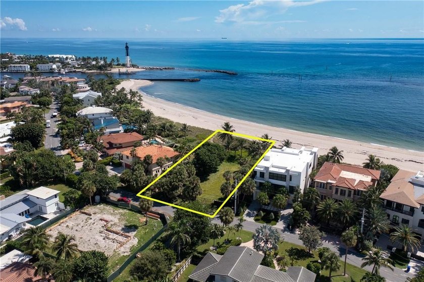 BACK ON THE MARKET! RARE VACANT OCEANFRONT LAND!! An - Beach Lot for sale in Pompano Beach, Florida on Beachhouse.com
