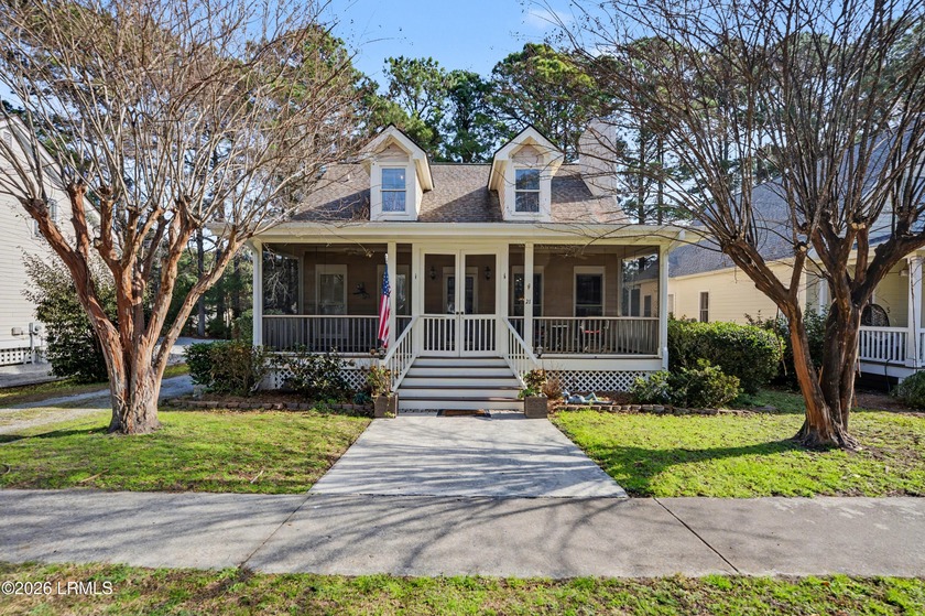 Welcome to 21 Brisbane Dr! This well maintained home lures you - Beach Home for sale in Beaufort, South Carolina on Beachhouse.com