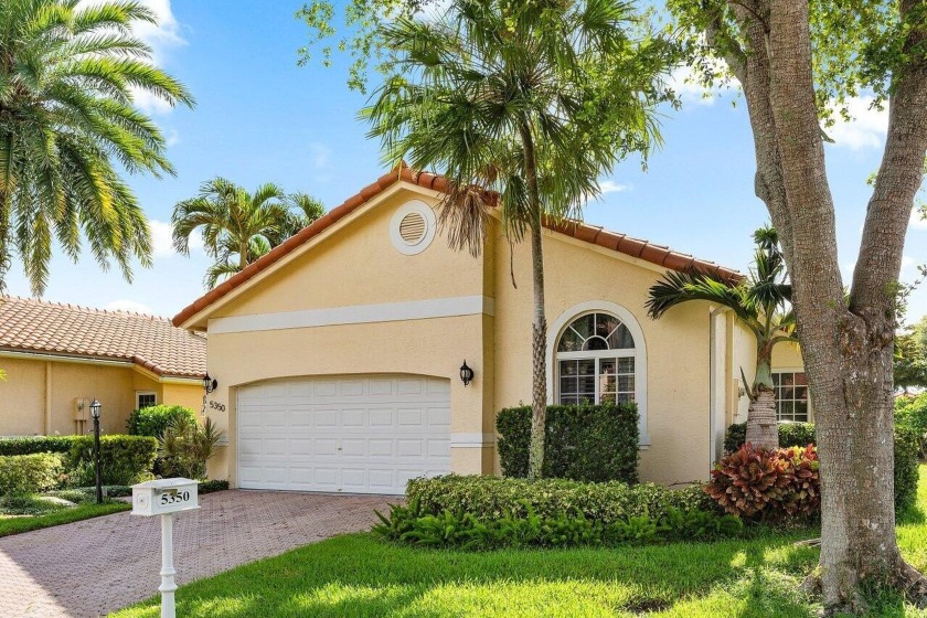 Centrally located in Delray Beach, this 3BD/2BA home with a - Beach Home for sale in Delray Beach, Florida on Beachhouse.com