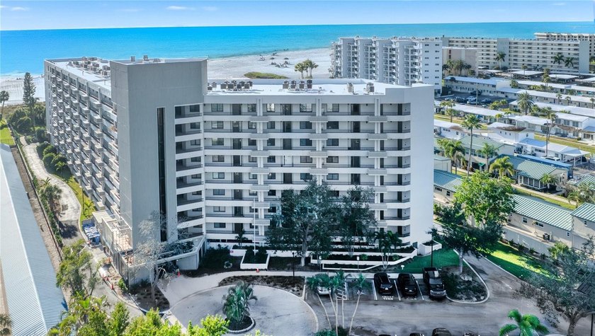 Hard to Find. Easy to LOVE. This Siesta Key condo checks ALL the - Beach Condo for sale in Sarasota, Florida on Beachhouse.com