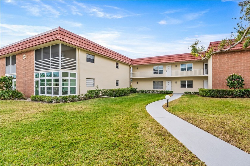 Enjoy easy Florida living in this 2BR/2BA FIRST-FLOOR unit with - Beach Condo for sale in Vero Beach, Florida on Beachhouse.com