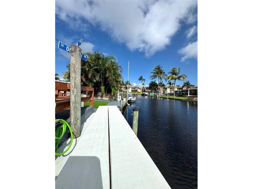 BOATER'S DREAM and exceptional investment opportunity! Rarely - Beach Home for sale in Stuart, Florida on Beachhouse.com