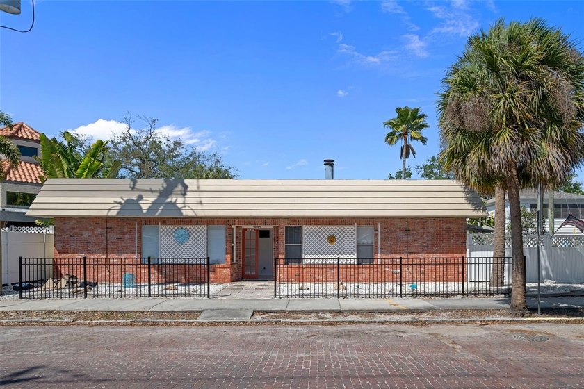 NEVER FLOODED! PRIME GULFPORT ART'S DISTRICT LOCATION! Near the - Beach Commercial for sale in Gulfport, Florida on Beachhouse.com