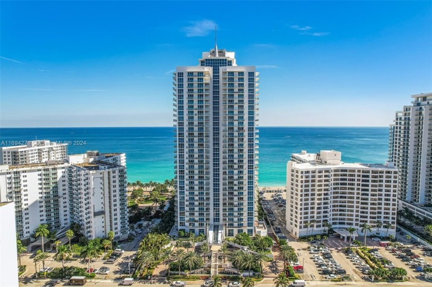 BEAUTIFUL UNIT IN OCEAN PALMS, MARBLE FLOORS, FLOOR TO CEILING - Beach Condo for sale in Hollywood, Florida on Beachhouse.com