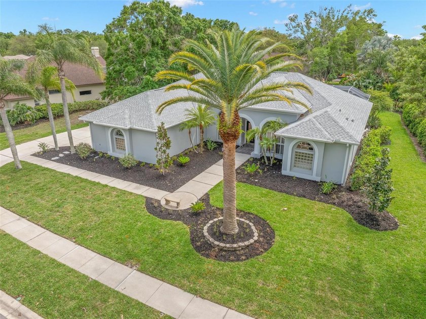 One or more photo(s) has been virtually staged. WOW ... Welcome - Beach Home for sale in Palm Harbor, Florida on Beachhouse.com