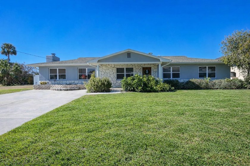 Turnkey waterfront home on Crystal River's Timucua Point -- - Beach Home for sale in Crystal River, Florida on Beachhouse.com