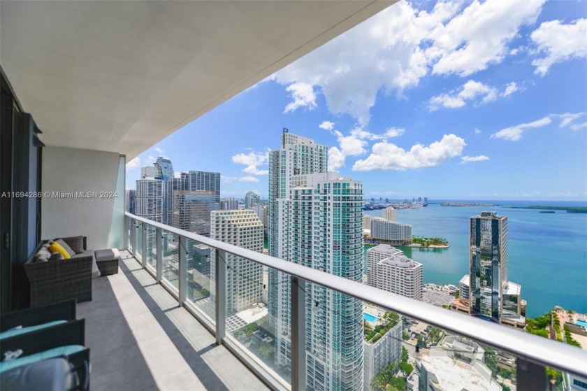 Spectacular unit at the iconic 1010 Brickell Condo. Great floor - Beach Condo for sale in Miami, Florida on Beachhouse.com