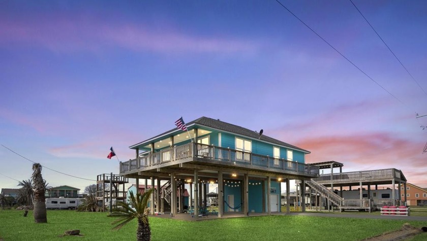 Check out this beautiful, turnkey beach home in Crystal Beach - Beach Home for sale in Crystal Beach, Texas on Beachhouse.com