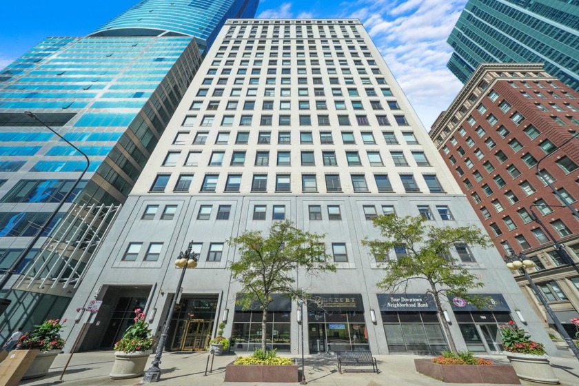 Experience the best of Michigan Avenue and the South Loop with - Beach Home for sale in Chicago, Illinois on Beachhouse.com