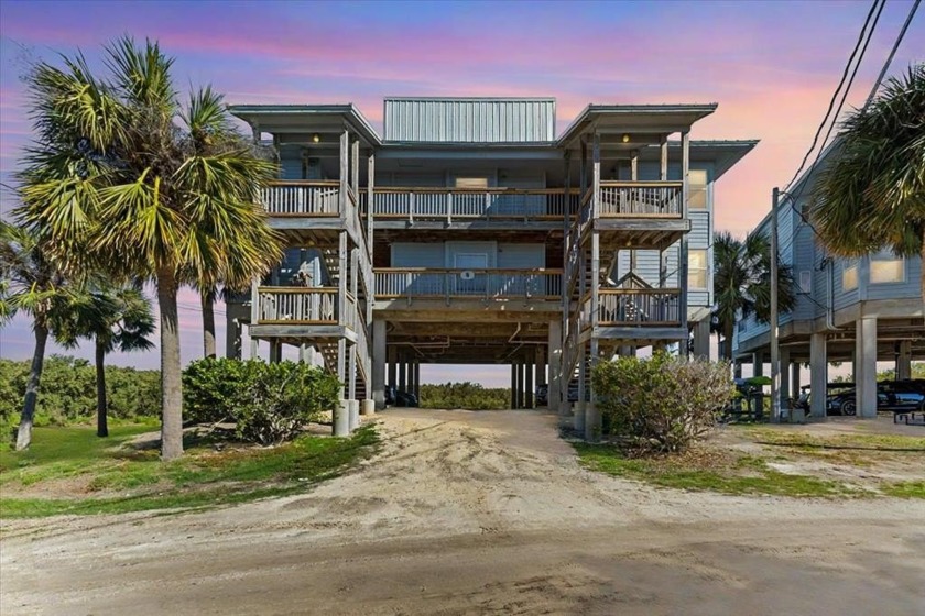 Beautifully REMODELED 2 bedroom/2 bath condo at Old Fenimore - Beach Condo for sale in Cedar Key, Florida on Beachhouse.com