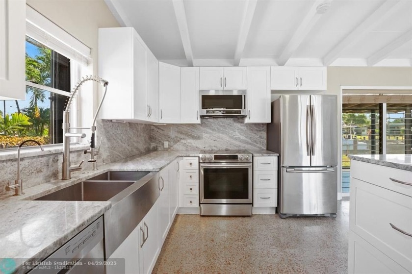Waterfront living at an affordable price. This clean and move-in - Beach Home for sale in Fort Lauderdale, Florida on Beachhouse.com