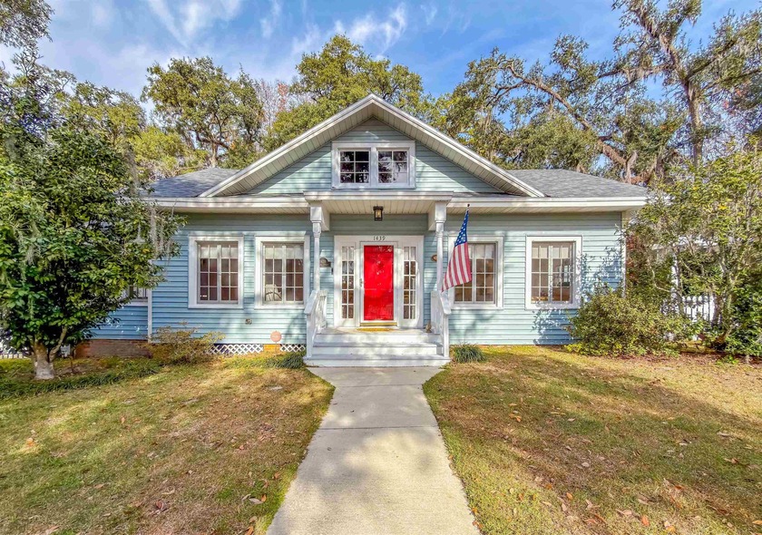 Don't miss this charming 1926 historic home with white picket - Beach Home for sale in Tallahassee, Florida on Beachhouse.com