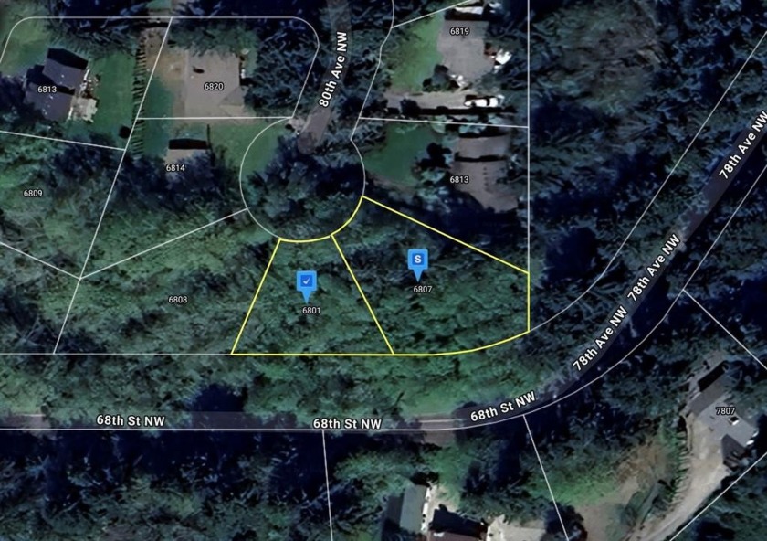 Discover the charm of lake living with these two vacant - Beach Lot for sale in Gig Harbor, Washington on Beachhouse.com