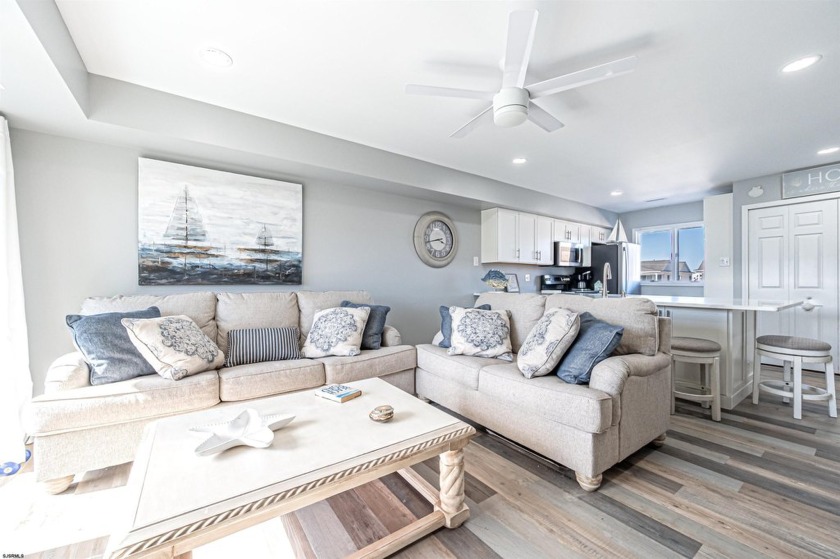 Highly sought after 2 story Islander Condo. Here is a 2 Bedroom - Beach Condo for sale in Brigantine, New Jersey on Beachhouse.com