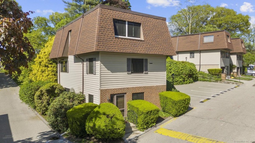 Welcome to Bishop Meadows, an intimate residential enclave - Beach Condo for sale in Stamford, Connecticut on Beachhouse.com