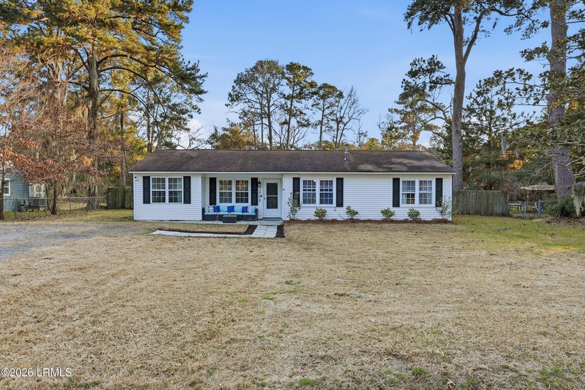 Welcome to this beautifully updated ranch in the heart of Mossy - Beach Home for sale in Beaufort, South Carolina on Beachhouse.com