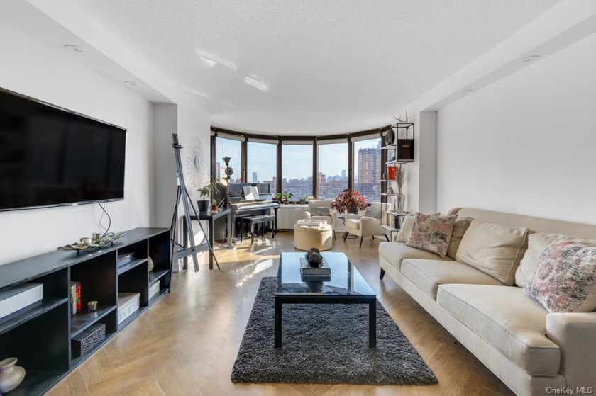 Rare opportunity to live in a meticulously renovated triple mint - Beach Condo for sale in New York, New York on Beachhouse.com