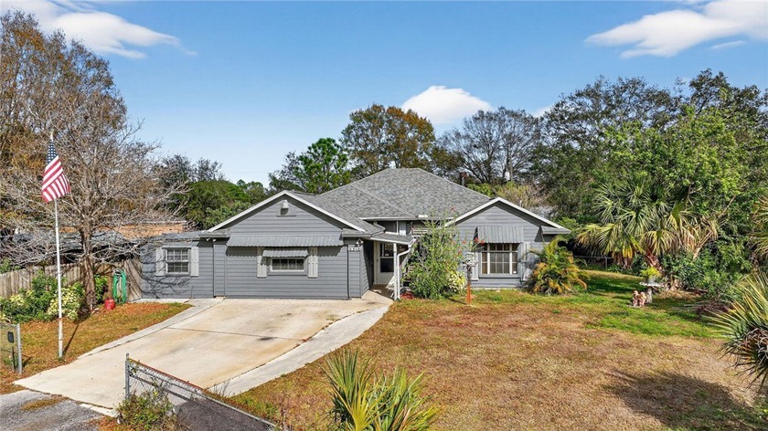 Charming 3BR/2BA home offering a screened, caged-in pool with - Beach Home for sale in Vero Beach, Florida on Beachhouse.com