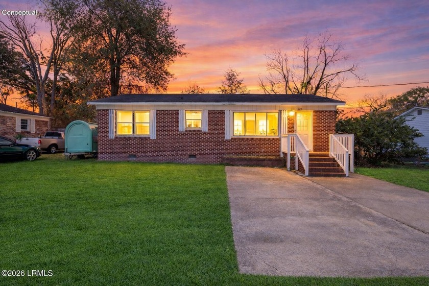 Welcome to this updated and charming 3-bedroom ranch in - Beach Home for sale in Beaufort, South Carolina on Beachhouse.com