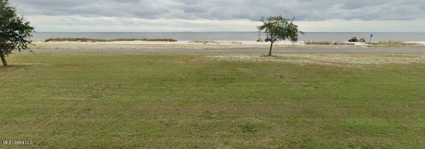 great home site-1 lot off beach--close to soooooon - Beach Lot for sale in Gulfport, Mississippi on Beachhouse.com