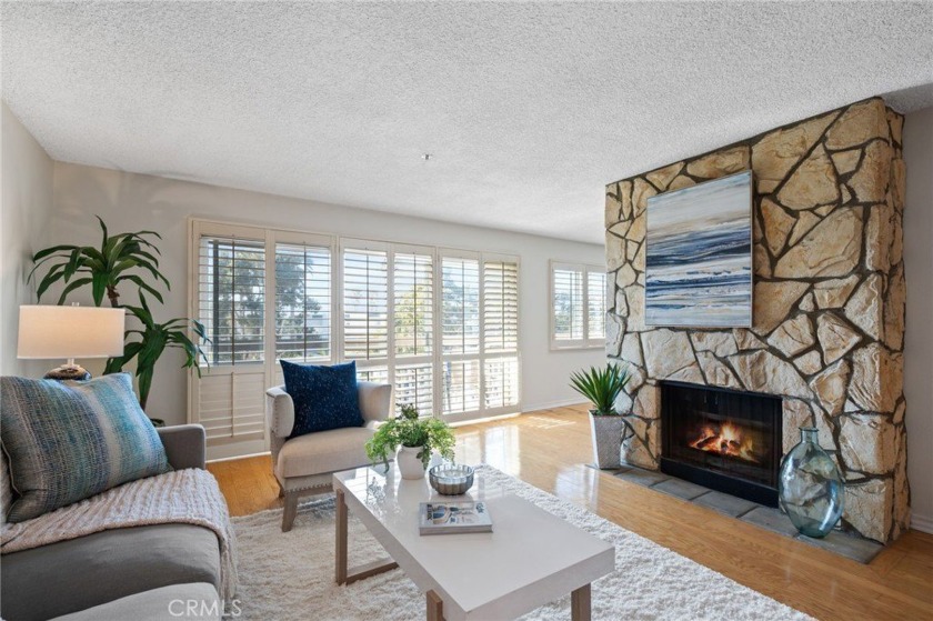 Welcome to your dream coastal retreat! This stunning 2 bedroom - Beach Condo for sale in Redondo Beach, California on Beachhouse.com