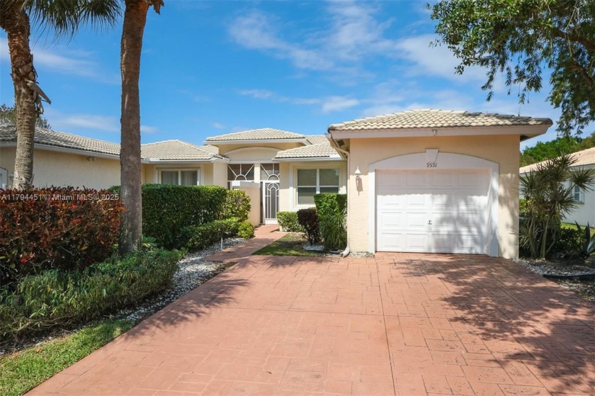 Beautiful villa located in desirable Palm Isles. Extremely well - Beach Home for sale in Boynton Beach, Florida on Beachhouse.com