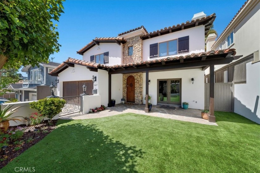 Experience luxury living at its finest in this exquisite retreat - Beach Home for sale in Manhattan Beach, California on Beachhouse.com