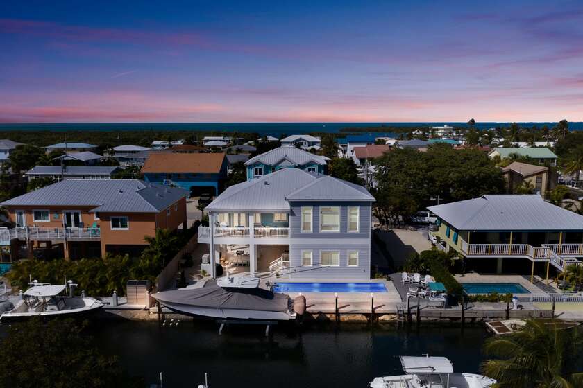 Single Family Detached - Marathon, FL Experience luxurious - Beach Home for sale in Marathon, Florida on Beachhouse.com