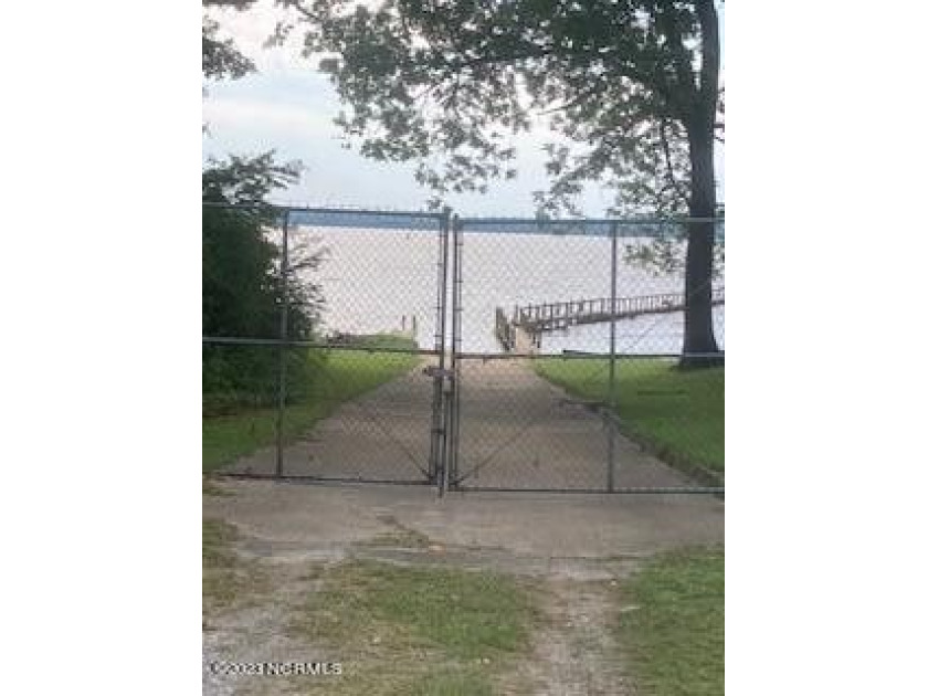 Double lot in developed neighborhood. Septic installed in - Beach Lot for sale in Edenton, North Carolina on Beachhouse.com