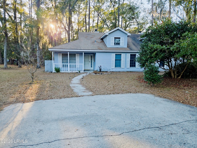 Welcome home to this charming retreat in Jericho Woods, nestled - Beach Townhome/Townhouse for sale in Beaufort, South Carolina on Beachhouse.com