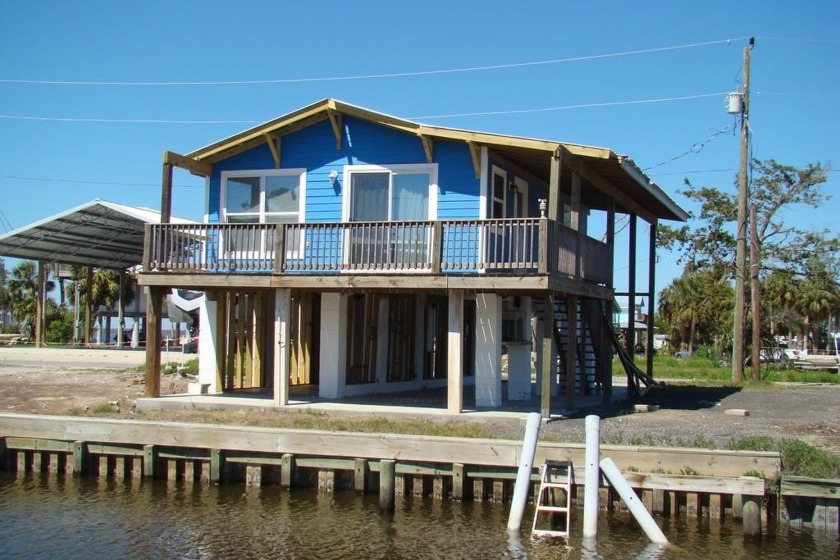 **Charming Fisherman's Getaway in Horseshoe Beach!**    This - Beach Home for sale in Horseshoe Beach, Florida on Beachhouse.com