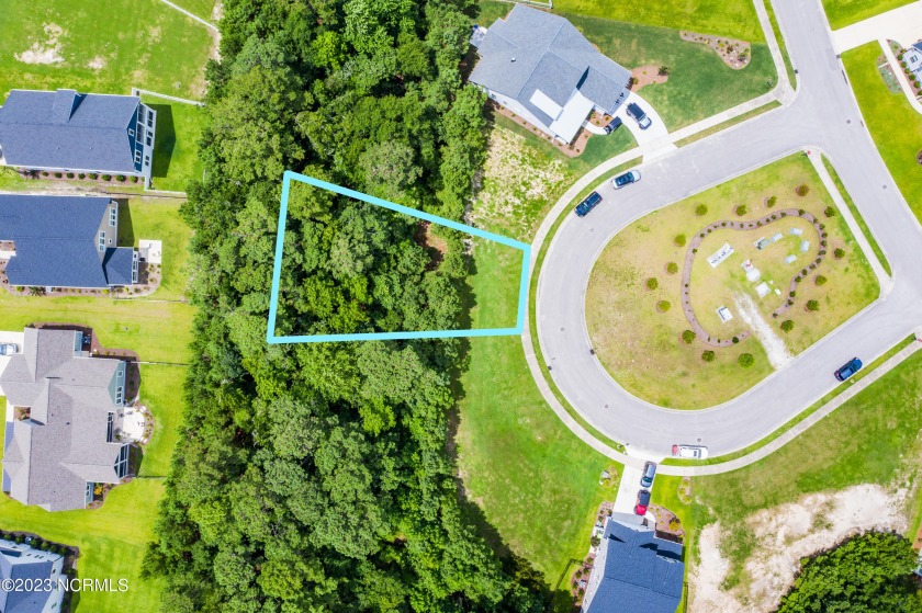Gorgeous lot tucked away on a cul-de-sac lot with private rear - Beach Lot for sale in Holly Ridge, North Carolina on Beachhouse.com