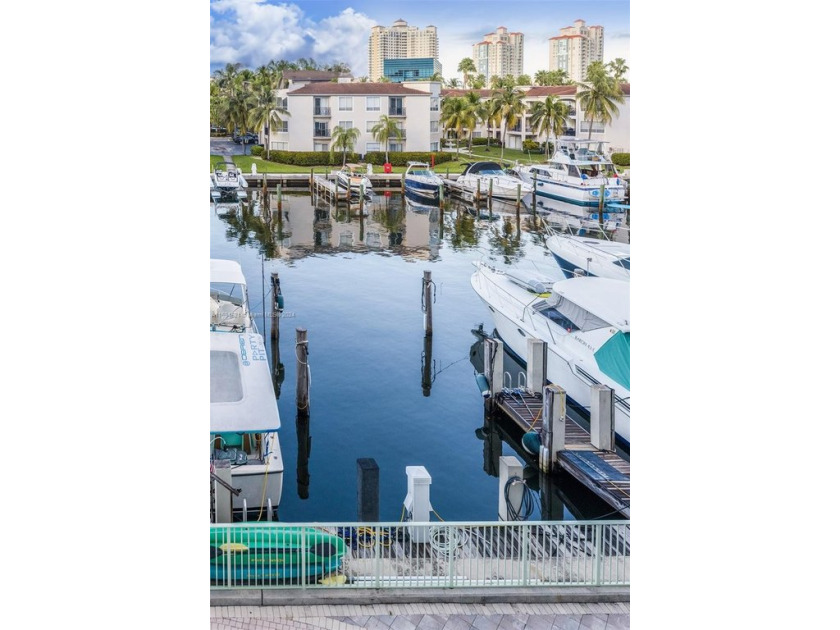 Boat slip with no fixed bridges to ocean access. Can accommodate - Beach Lot for sale in Aventura, Florida on Beachhouse.com