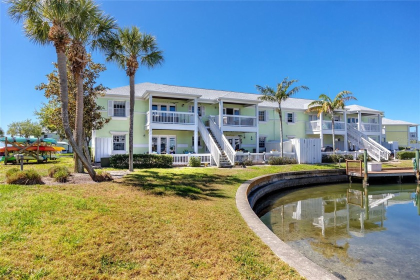 When you walk through the front door of this condo you will not - Beach Condo for sale in St. Petersburg, Florida on Beachhouse.com