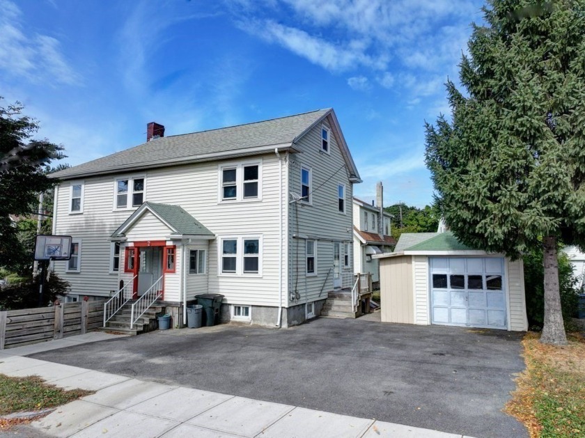 Your search ends today! This 4-bedroom, 2.5-bathroom house - Beach Home for sale in Quincy, Massachusetts on Beachhouse.com