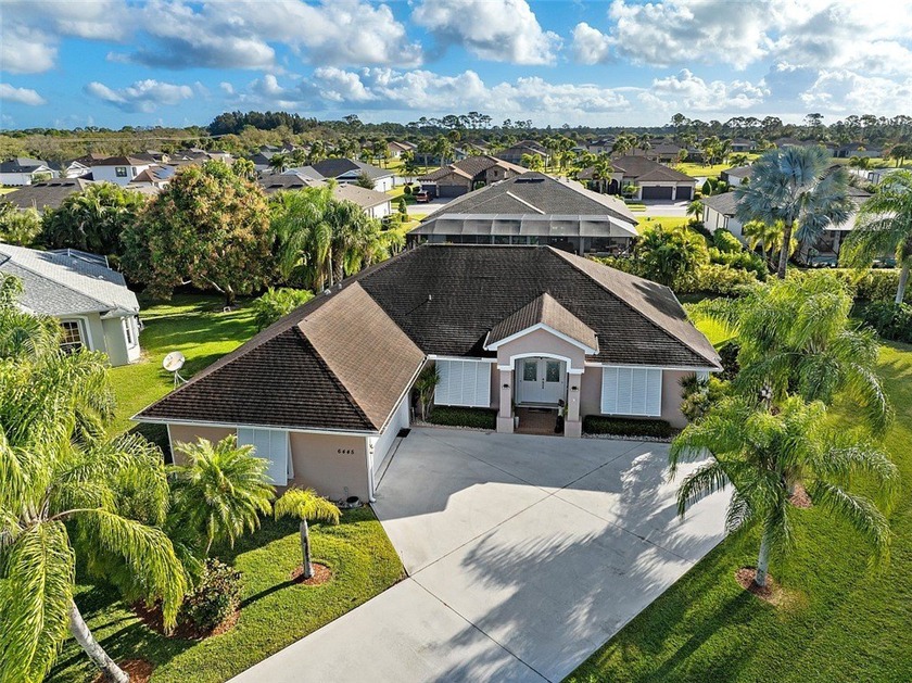 Great opportunity to own in gated Oak Chase! Motivated sellers - Beach Home for sale in Vero Beach, Florida on Beachhouse.com