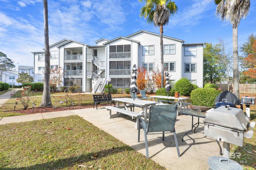 Welcome to Park View Unit 304A in Gulf Shores! This top-floor - Beach Condo for sale in Gulf Shores, Alabama on Beachhouse.com