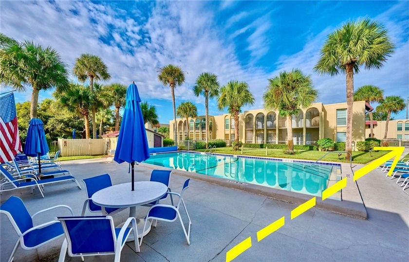 Minutes to Vero's stunning beaches -- This 55+ 2BD/2BA 2nd-fl - Beach Condo for sale in Vero Beach, Florida on Beachhouse.com