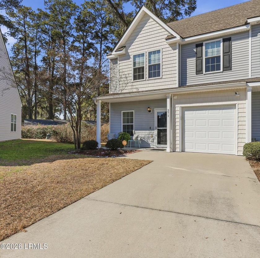 This elite modern townhome is full of style, charm and comfort! - Beach Townhome/Townhouse for sale in Beaufort, South Carolina on Beachhouse.com