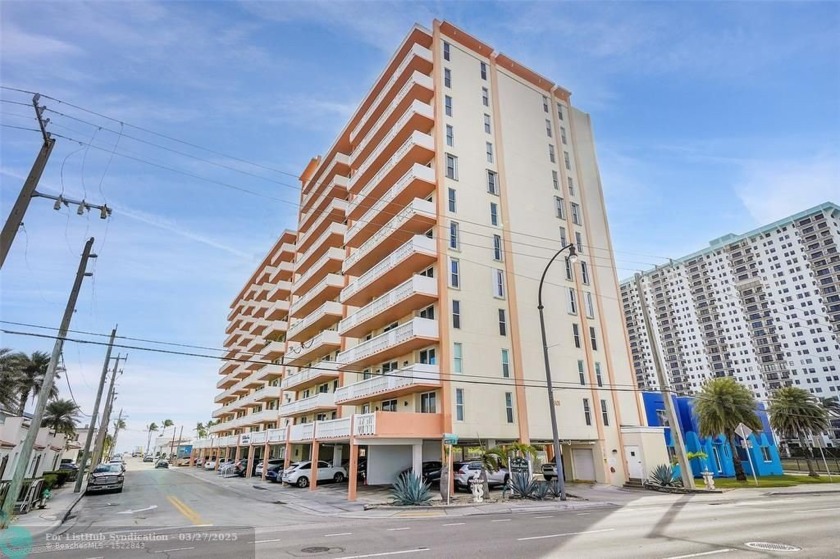 WONDERFUL OPPORTUNITY TO LIVE JUST A FEW STEPS TO THE OCEAN AND - Beach Condo for sale in Hollywood, Florida on Beachhouse.com