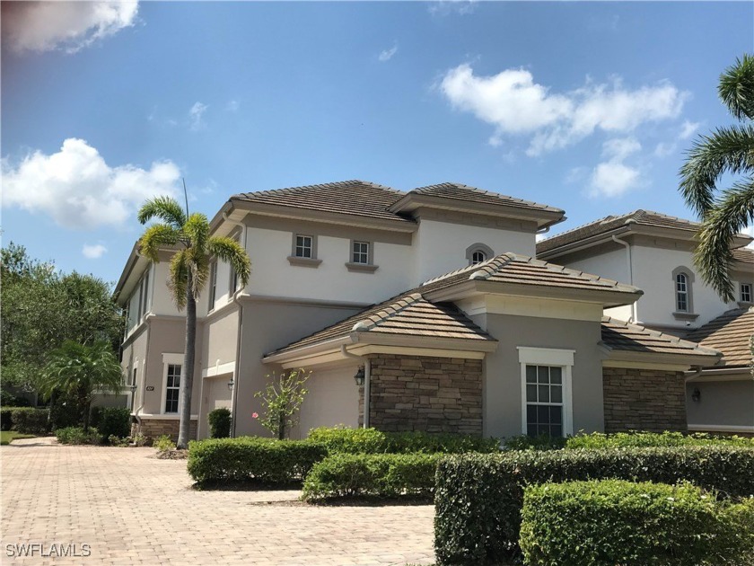 Lake & golf view coach home with beautiful sunsets!
This second - Beach Condo for sale in Naples, Florida on Beachhouse.com