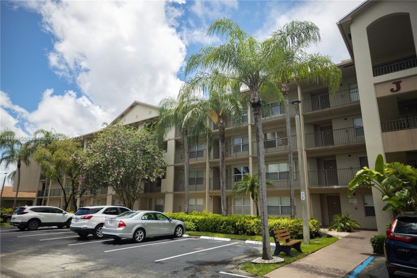 Attention active adults! This stunning 2-bedroom, 2-bathroom - Beach Condo for sale in Pembroke Pines, Florida on Beachhouse.com