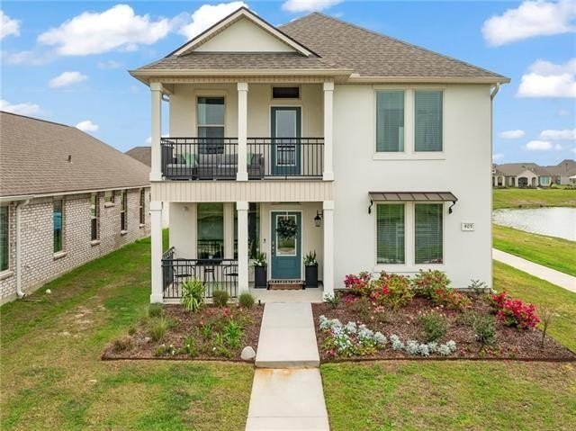 This 5-bed/3-bath lakefront DREAM is situated on a corner lot in - Beach Home for sale in Slidell, Louisiana on Beachhouse.com
