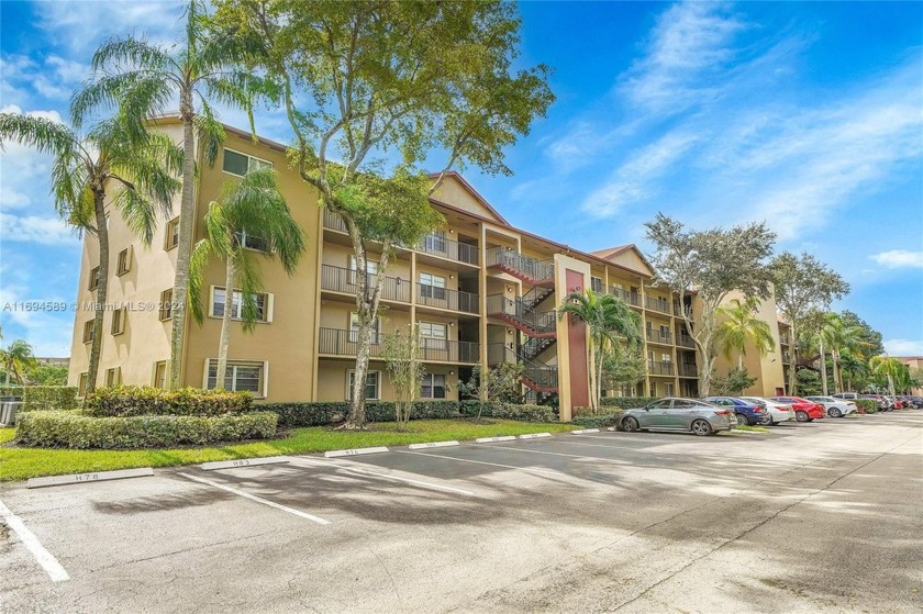 *Super spacious 1bed/1.5 bath Hibiscus Model *Upgraded - Beach Condo for sale in Pembroke Pines, Florida on Beachhouse.com