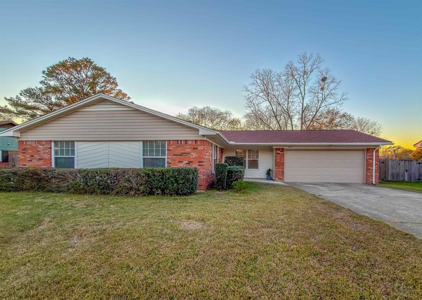 You will love this spacious 3/2 with separate - Beach Home for sale in Tallahassee, Florida on Beachhouse.com