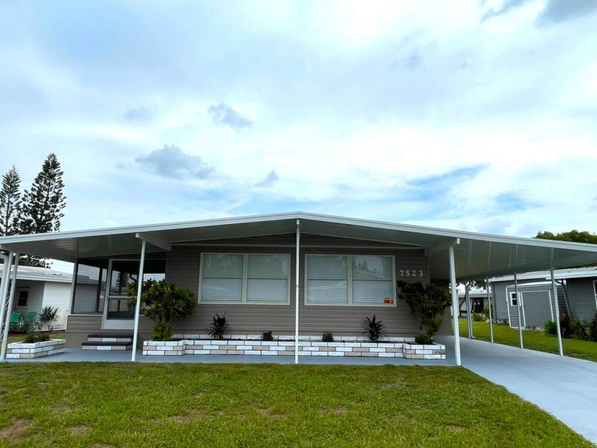 Welcome to Colony Cove! This home is conveniently located near - Beach Home for sale in Ellenton, Florida on Beachhouse.com